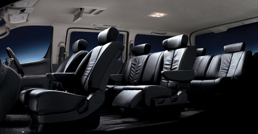  Nissan Elgrand 350 Highwaystar Black Leather Edition 2010 года  (фото 2 из 6)